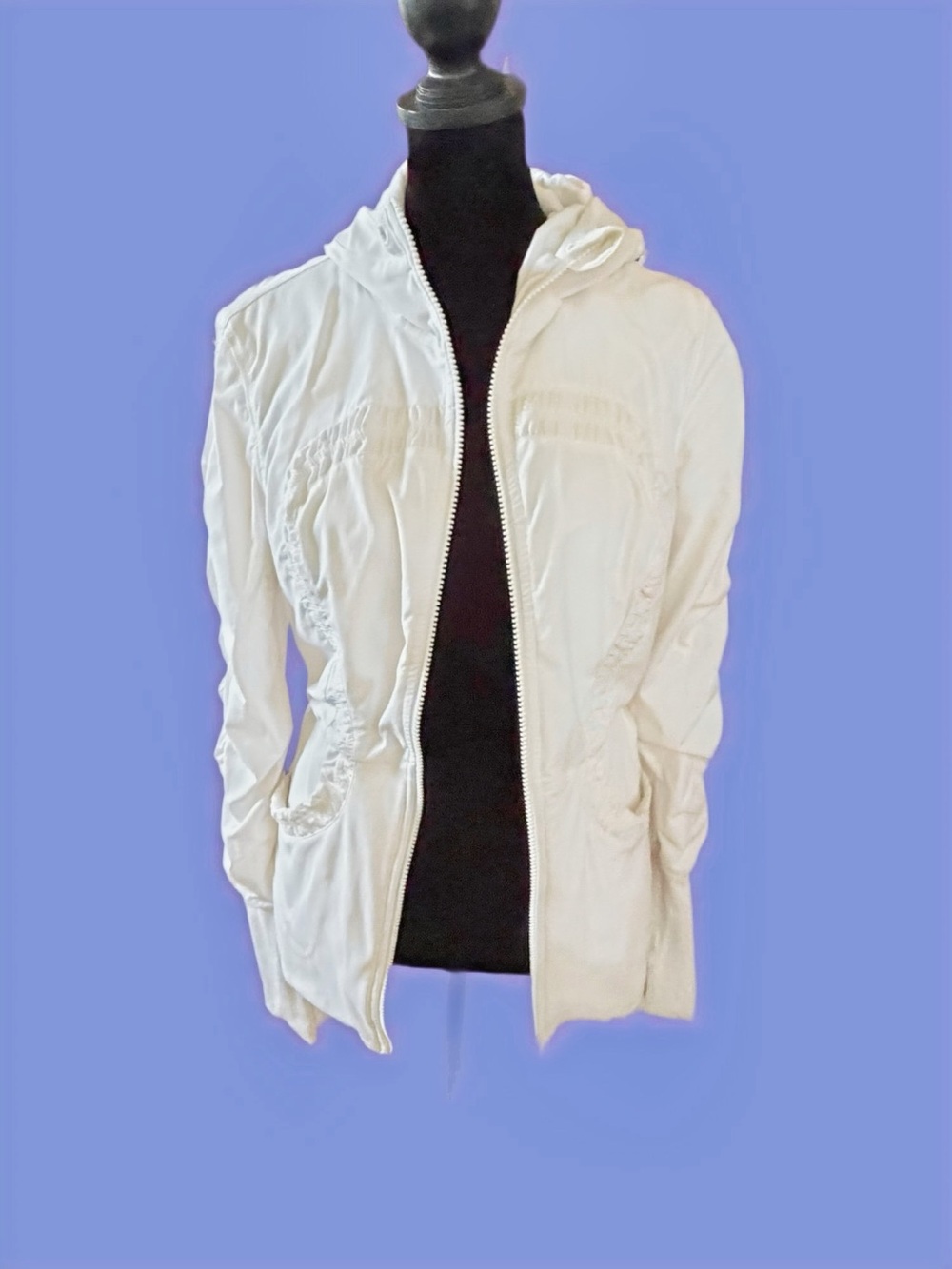 Lululemon Athleta Womens Sz8 White Dance Studio  Jacket with fitted waist